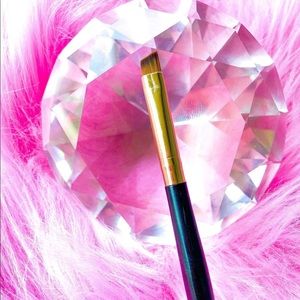 Everything Beat Brush - Angled Brow Brush Black